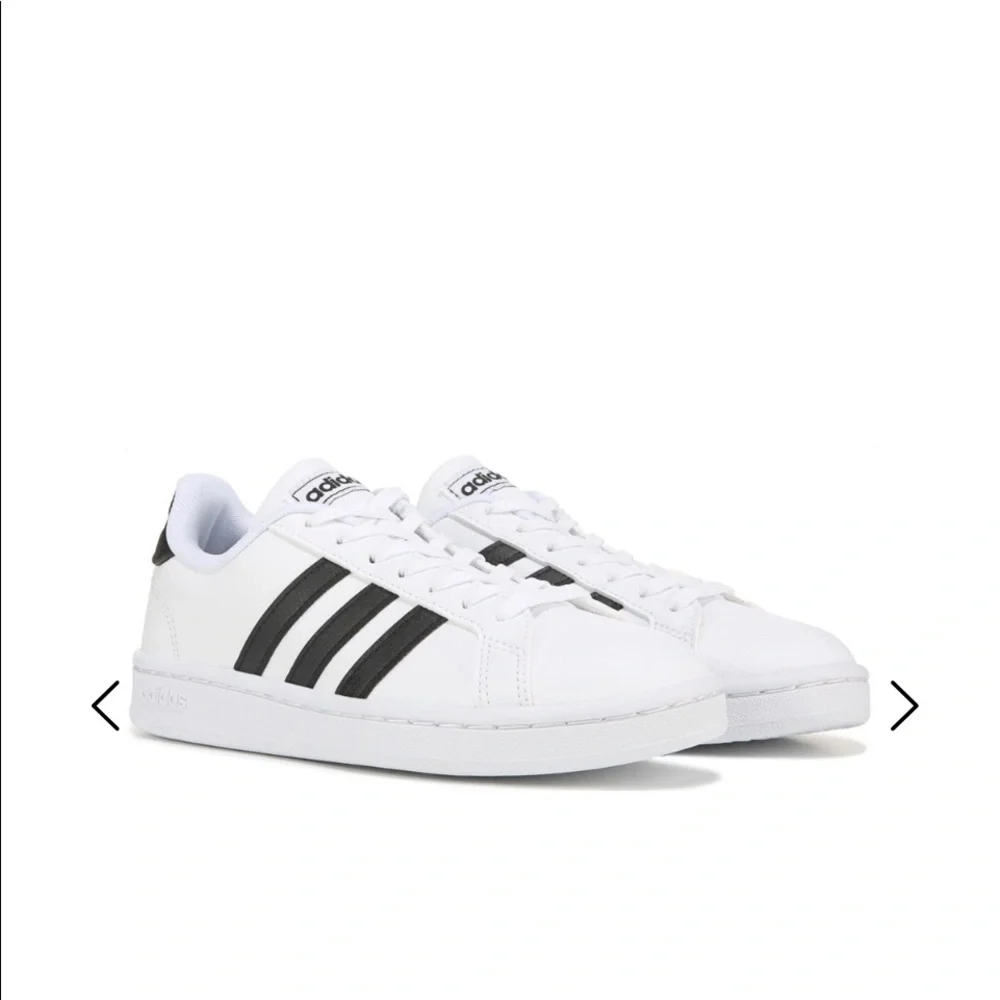 Adidas Tennis Shoes 😊 - Picture 2 of 10